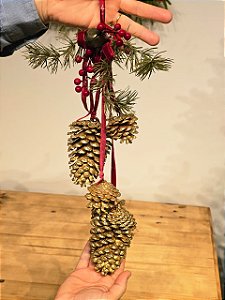 PENDENTE DECORADO FITAS COM LAÇOS 50CM