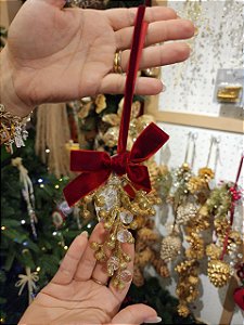 PENDENTE DECORADO LAÇO PEROLAS E BERRY 12CM - PRÉ VENDA 2026