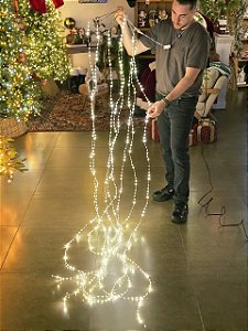 PENDENTE ILUMINADO 8 HASTES DE 3 METROS 876 LEDS WARM COM EFEITO BIVOLT