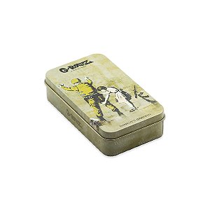 Lata Média G-Rollz Banksy's Graffiti - Girl Frisking Soldier