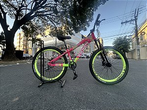 BICICLETA VIKINGX FREERIDE ARO(26) TAMANHO 13,5(P) COR ROSA/AMARELO FLUORESCENTE