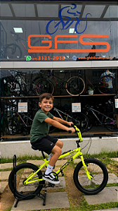 BICICLETA ARO (20) MASCULINA COR AMARELA NEON S/ MARCHA PRO-X SERIE 5 LIMITED EDITION OVER
