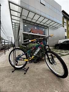 BICICLETA MTB FREERIDE ARO (26) VIKINGX TUFF 25 KIT 1X7 (7 VELOCIDADES) FREIO DISC MECÂNICO COR TURQUEZA/AMARELO