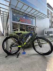 BICICLETA MTB FREERIDE ARO (26) VIKINGX TUFF 25 KIT 1X8 (8 VELOCIDADES) FREIO DISC MECÂNICO COR PRETO/AZUL/NEON