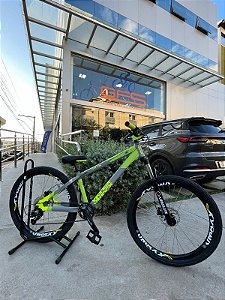 BICICLETA MTB FREERIDE ARO (26) VIKINGX TUFF X-35  KIT 9 VELOCIDADES FREIO DISC HIDRÁULICO COR CINZA/AMARELO