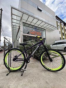 BICICLETA MTB FREERIDE ARO (26) ABSOLUTE BRUTUS KIT SINGLE (S/MARCHA) FREIO DISC HIDRÁULICO TRASEIRO MT200 COR ROXO/NEON
