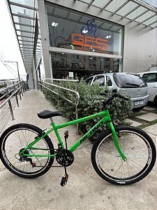 BICICLETA ARO (26) MASCULINA COR VERDE C/MARCHA 18V MARCA MILANO QUADRO REBAIXADO