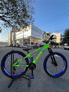 BICICLETA MTB FREERIDE ARO (26) PRO-X MANDRAKE KIT 21 VELOCIDADES FREIO DISC MECÂNICO COR VERDE/AZUL