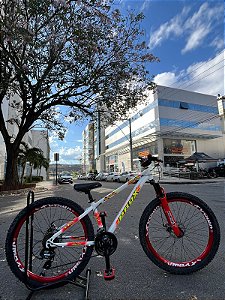 BICICLETA MTB FREERIDE ARO (26) PRO-X MANDRAKE KIT 24 VELOCIDADES (3X8) FREIO DISC MECÂNICO COR BRANCO/VERMELHO