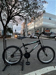 BICICLETA ARO (20) MASCULINA CAIRU SUPER BOY SEM MARCHA FREIOS V-BRAKE COR PRETO (USADA)