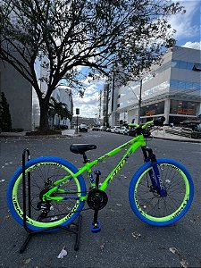 BICICLETA MTB FREERIDE ARO (26) PRO-X MANDRAKE KIT 24 VELOCIDADES (3X8) FREIO DISC MECÂNICO COR VERDE/AZUL