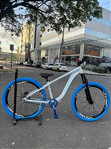 BICICLETA MTB FREERIDE ARO (26) HUPI NAJA KIT SINGLE S/ MARCHA FREIO DISC HIDRÁULICO TRASEIRO SHIMANO COR AZUL/AZUL