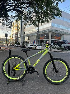 BICICLETA MTB FREERIDE ARO (26) VIKINGX TUFF-25 CAMBIO 24 VELOCIDADES (3x8) FREIO DISC MECÂNICO COR CINZA/AMARELO NEON