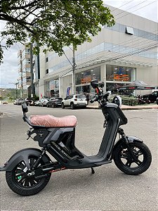 SCOOTER ELÉTRICA ULTRAMOOVE STORM ESTILO MOTONETA 1000W AUTOPROPELIDO PRETO
