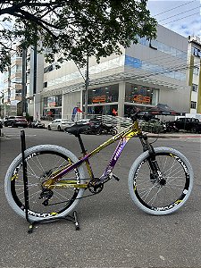 BICICLETA MTB FREERIDE ARO (26) RUSTIC PRO 8 VELOCIDADE (1X8)  FREIO DISC HIDRÁULICO COR CAMALEAO/CINZA