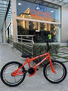 BICICLETA ARO (20) MASCULINA COR CROMOCOLOR LARANJA S/MARCHA FREIO V-BRAKE MARCA MILANO FREESTYLE