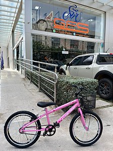 BICICLETA ARO (20) FEMININA COR ROSA S/ MARCHA FREIO V-BRAKE COM CESTA MILANO FAST