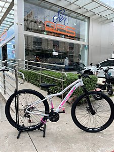 BICICLETA MTB ARO (29) VELOOH START 21 VELOCIDADES FREIO A DISCO MECÂNICO TAMANHO 15 (P) COR BRANCA/ROSA