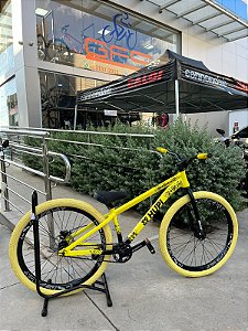 BICICLETA MTB FREERIDE ARO (26) HUPI STRIP KIT SINGLE (SEM MARCHA) FREIO DISC TRASEIRO SHIMANO MT200 COR AMARELA