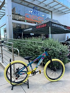 BICICLETA MTB FREERIDE ARO (26) VIKINGX TUFF-25 KIT 7 VELOCIDADES FREIO DISC MECÂNICO COR VERDE/AMARELO