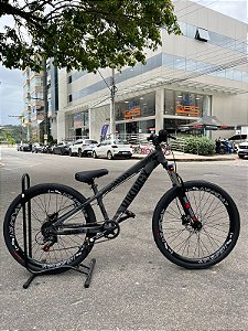 BICICLETA MTB FREERIDE ARO (26) VIKINGX TUFF-X25 CAMBIO 8 VELOCIDADES (1X8) FREIO DISC HIDRAULICO COR GRAFITE