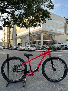BICICLETA MTB FREERIDE ARO (26) HUPI NAJA KIT SINGLE S/MARCHA FREIO DISC HIDRÁULICO TRASEIRO SHIMANO COR VERMELHO/PRETO