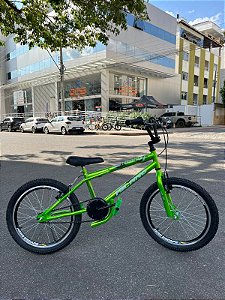 BICICLETA ARO (20) MASCULINA COR CROMOCOLOR VERDE S/MARCHA FREO V-BRAKE MARCA MILANO FREESTYLE