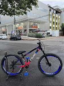 BICICLETA MTB FREERIDE ARO (26) VIKINGX TUFF-30 KIT 7 VELOCIDADES (1X7) FREIO A DISCO MECÂNICO COR PRETO/ROSA/AZUL