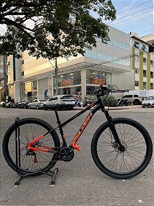 BICICLETA MTB ARO (29) VELOOH START 21 VELOCIDADES FREIO A DISCO MECÂNICO TAMANHO 15 (M) COR PRETO/LARANJA