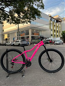 BICICLETA MTB ARO (29) ABSOLUTE HERA 21 VELOCIDADES FREIO A DISCO MECÂNICO TAMANHO 15 (P) COR ROSA PINK