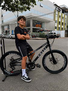 BICICLETA ARO (20) MTB COLLI AIRON 7 VELOCIDADES (1X7) FREIO A DISCO MECÂNICO COR PRETO FOSCO/ BRANCO