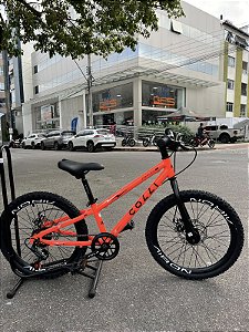 BICICLETA ARO (20) MTB COLLI AIRON 7 VELOCIDADES (1X7) FREIO A DISCO MECÂNICO COR LARANJA NEON