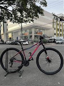 BICICLETA MTB ARO (29)  ALFAMEQ PANDORA 21 VELOCIDADES FREIO A DISCO MECÂNICO TAMANHO 17 (M) COR PRETO/ROSA/AZUL (USADA)