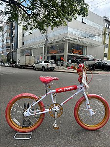 BICICLETA ARO (20) MASCULINA COR BRANCO VERMELHO S/MARCHA MARCA CALOI CROSS EXTRA LIGHT