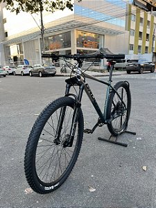 BICICLETA MTB ARO (29) GROOVE SKA 70 12 VELOVIDADES (1X12) FREIO DISC HIDRAULICO TAMANHO 19 (G) COR DOURADO/VERDE