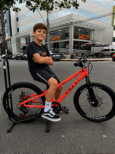 BICICLETA ARO (20) MTB COLLI AIRON 7 VELOCIDADES (1X7) FREIO A DISCO MECÂNICO COR LARANJA NEON