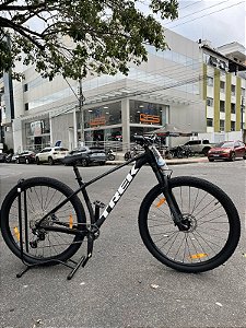 BICICLETA MTB ARO (29) TREK PROCALIBER 6 SHIMANO DEORE 12V FREIO DISC HIDRÁULICO TAMANHO 17/19 (M-G) COR PRETA