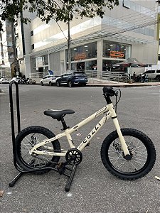 BICICLETA ARO (16) MTB MASCULINA/FEMININA COLLI AIRON SEM MARCHA FREIO A DISCO MECÂNICO COR BEGE RETRO