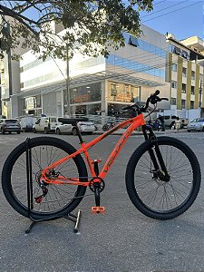 BICICLETA MTB ARO (29) VELOOH START 7 VELOCIDADES (1X7) FREIO A DISCO MECÂNICO TAMANHO 13 (PP) COR LARANJA