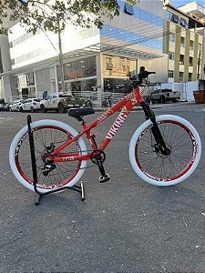 BICICLETA MTB FREERIDE ARO (26) VIKINGX TUFF-25 KIT 7 VELOCIDADES (1X7) FREIO A DISCO MECÂNICO COR VERMELHO/BRANCO