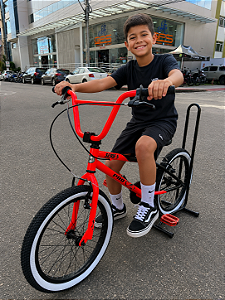 BICICLETA ARO (20) MASCULINA COR LARANJA NEON/PRETO SEM MARCHA FREIO V-BRAK PRO-X SERIE 5
