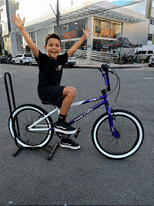 BICICLETA ARO (20) MASCULINA COR ROXO METALICO / BRANCO SEM MARCHA FREIO V-BRAK PRO-X SERIE 5