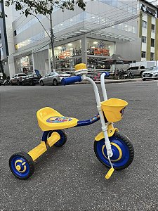 TRICICLO MASCULINO EM ALUMÍNIO AZUL / AMARELO PRODUTO NOVO DE EXPOSIÇÃO – SEM CAIXA
