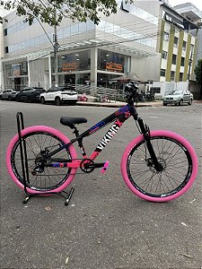 BICICLETA MTB FREERIDE ARO (26) VIKINGX TUFF-25 KIT 7 VELOCIDADES (1X7) FREIO A DISCO MECÂNICO COR PRETO/ROSA
