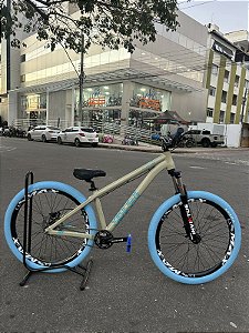 BICICLETA MTB FREERIDE ARO (26) VIKINGX TUFF-38KIT SINGLE (SEM MARCHA) FREIO DISC TRASEIRO SHIMANO MT200 COR OLIVA/AZUL