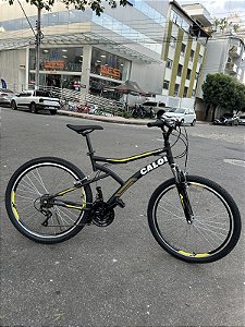 BICICLETA MTB ARO (26) CALOI ANDES KIT 21 VELOCIDADES FREIO V-BRAKE COR PRETO FOSCO/AMARELO
