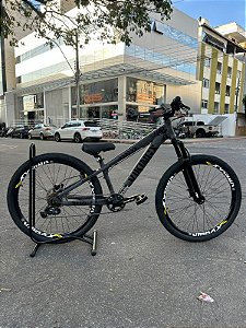 BICICLETA MTB FREERIDE ARO (26) VIKINGX TUFF-25 KIT 7 VELOCIDADES FREIO A DISCO HIDRÁULICO TRASEIRO COR GRAFITE/PRETO