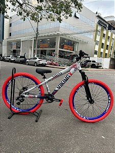 BICICLETA MTB FREERIDE ARO (26) VIKINGX TUFF-25 KIT 7 VELOCIDADES FREIO A DISCO HIDRÁULICO TRASEIRO COR PRATA/VERMELHO