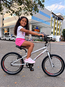 BICICLETA ARO (20) FEMININA COR PRATA FREIO V-BRAKE SEM MARCHA HOUSTON FURION
