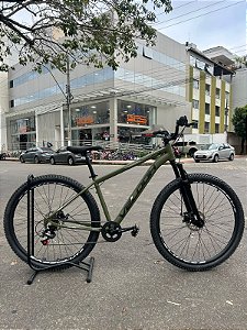 BICICLETA MTB ARO (29) VELOOH START 7 VELOCIDADES FREIO A DISCO MECÂNICO TAMANHO 17 (M) COR VERDE MILITAR